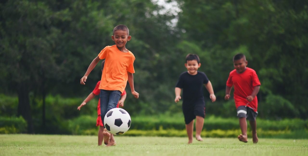 Atividade física na infância e adolescência traz benefícios permanentes ao coração, diz estudo de SP