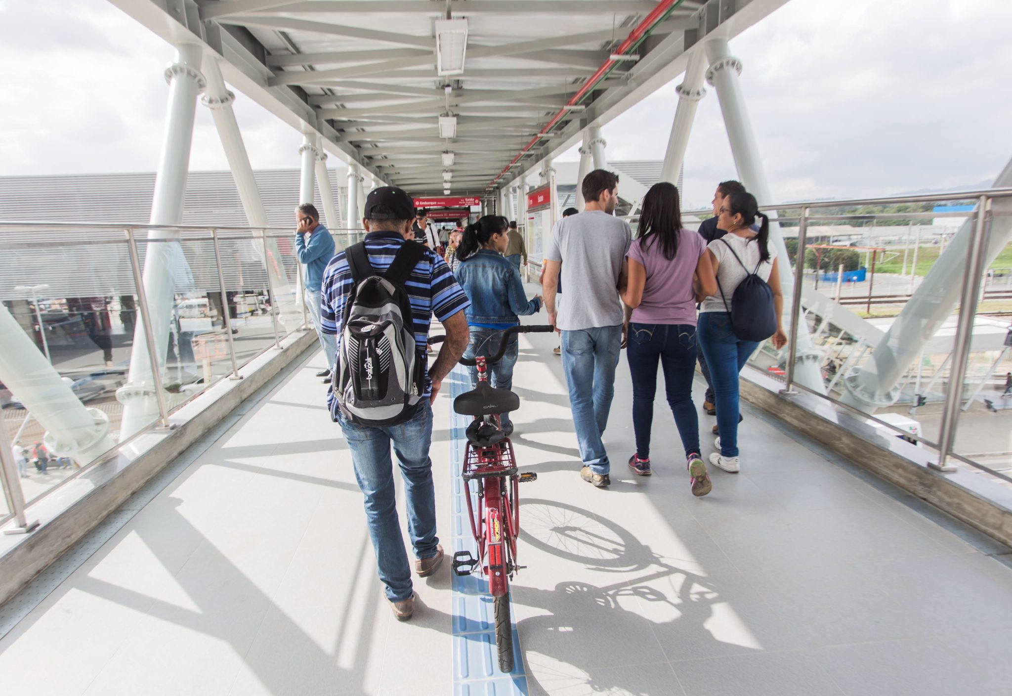 Como guardar e transportar bicicletas no metrô, trem e ônibus de SP