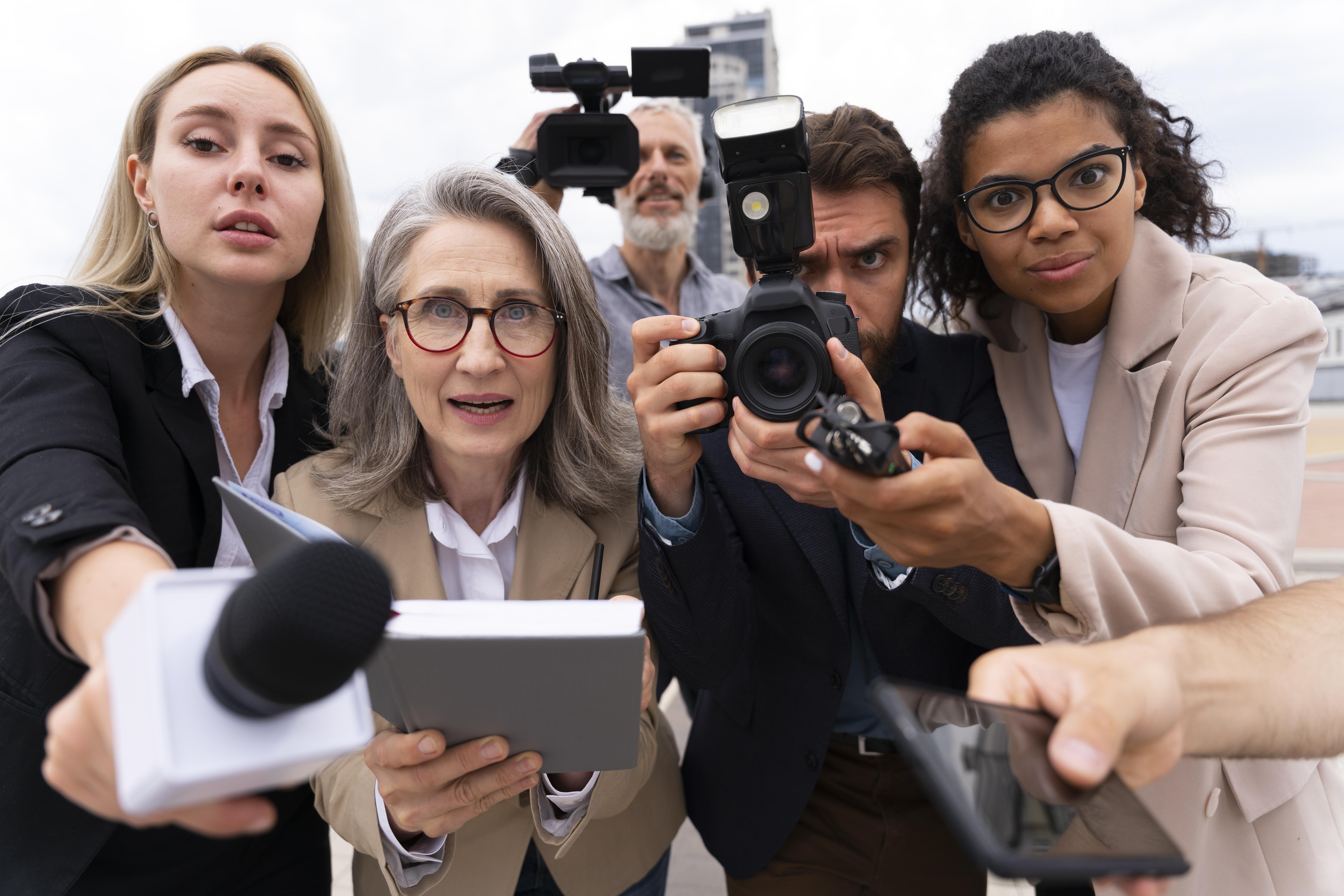 Influenciadores Digitais e o Cenário Político: Até Onde Eles Podem Mudar o Voto dos Eleitores?