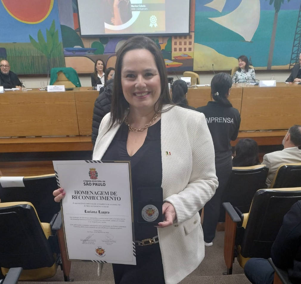 Luciana Laspro é homenageada com o Prêmio Liderança Feminina 2024