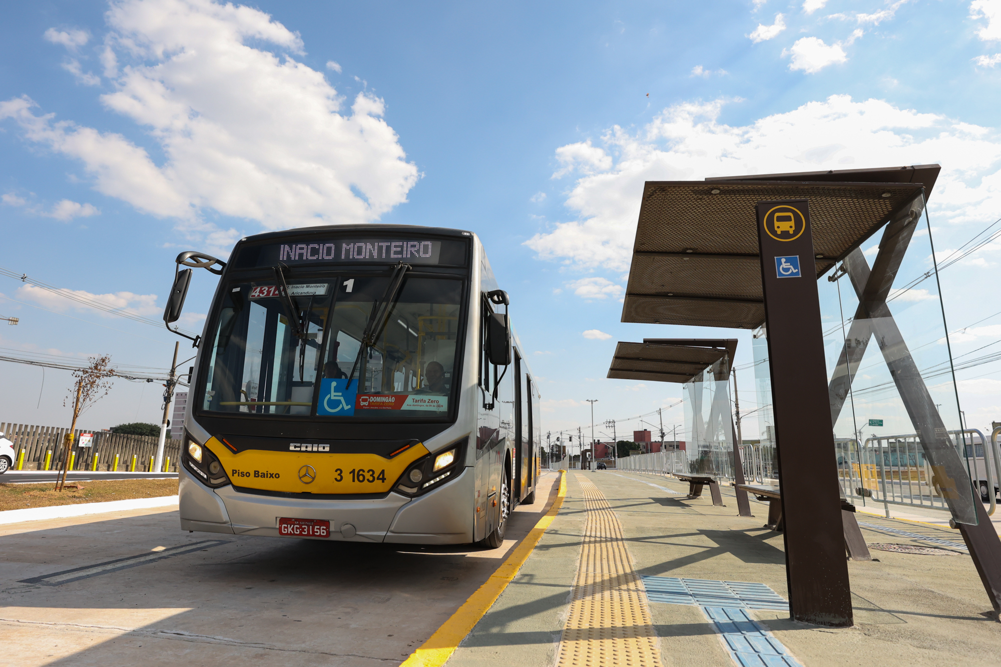 Prefeitura entrega mais 4,1 km do primeiro corredor exclusivo para ônibus da Zona Leste