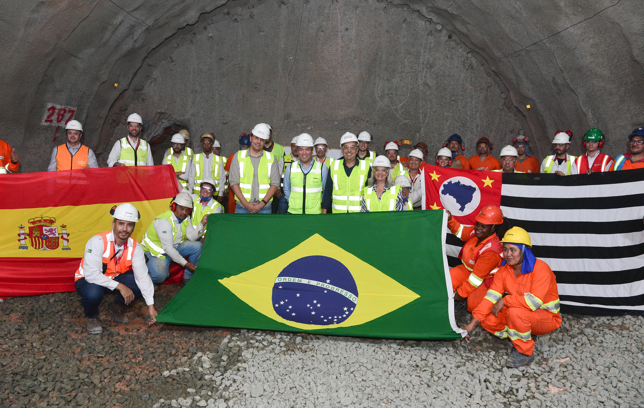 Obra da Linha 6-Laranja de metrô avança com encontro de túneis na região da Brasilândia